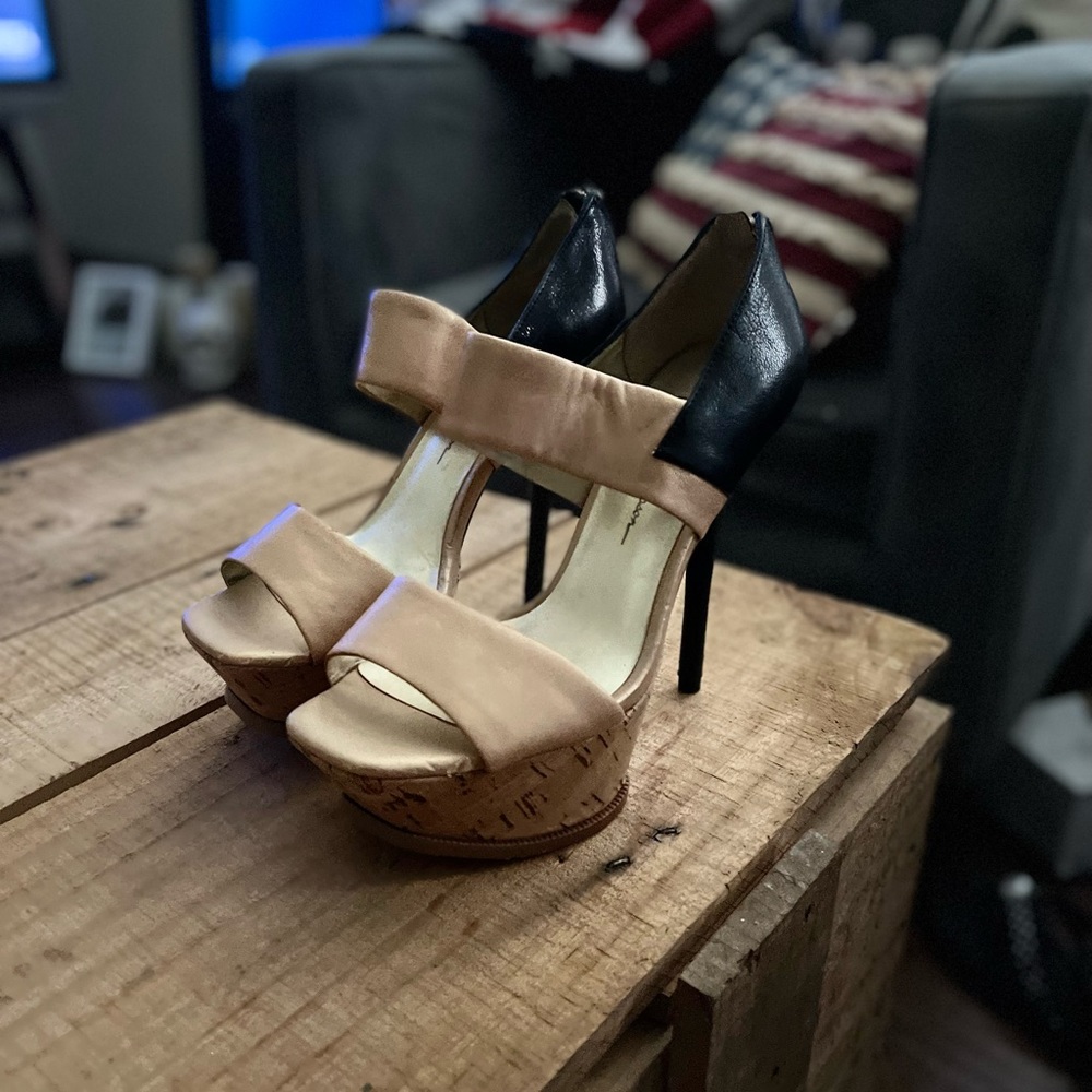 Jessica Simpson tan heels